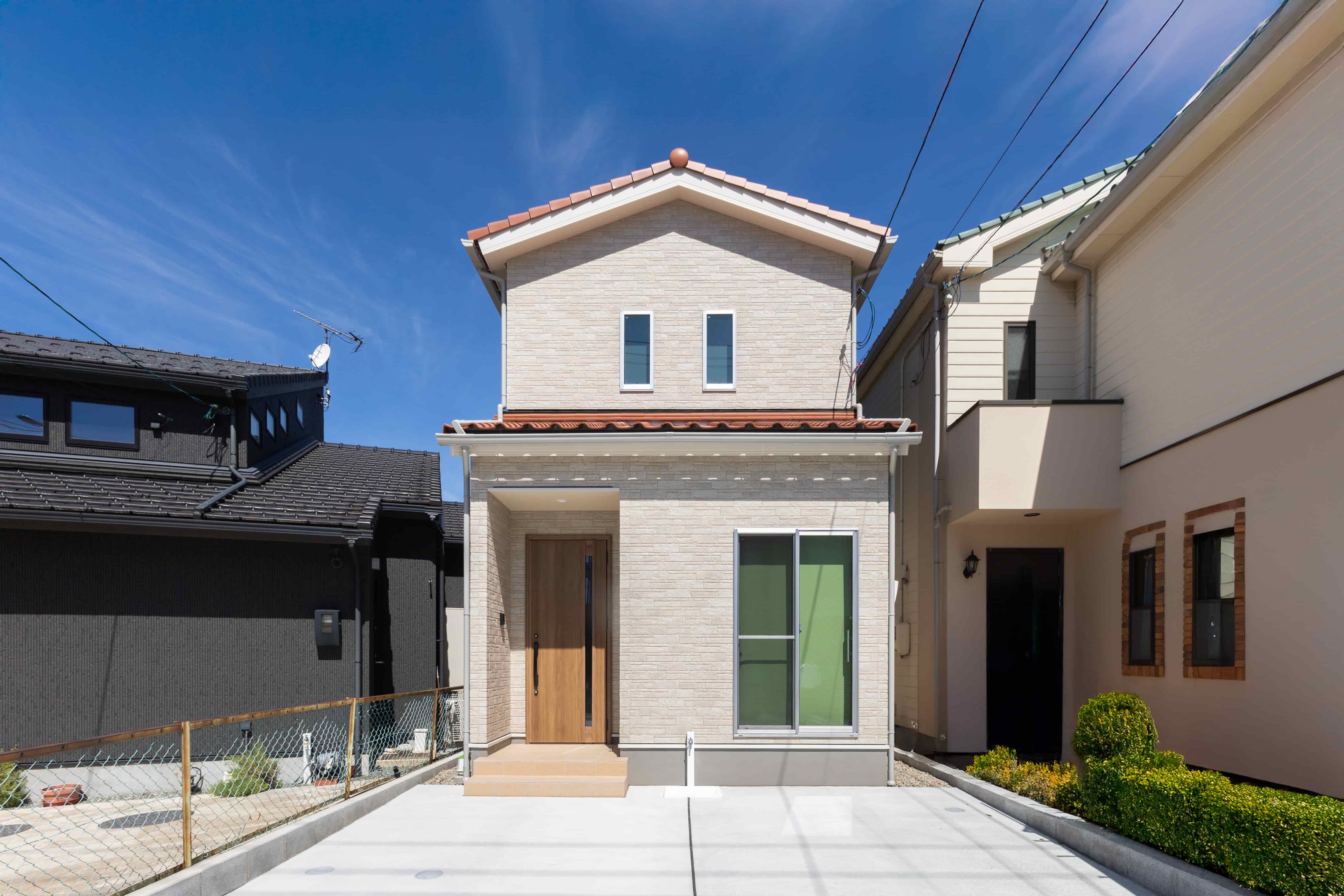 0000002826狭小地に建てた33坪の二階建ての家